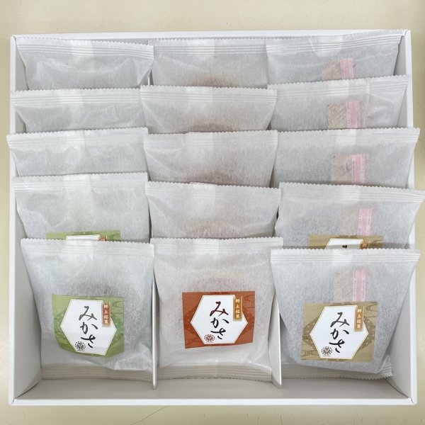 画像2: 郷土銘菓　みかさ【和三盆・抹茶・焙じ】　1５入 (2)